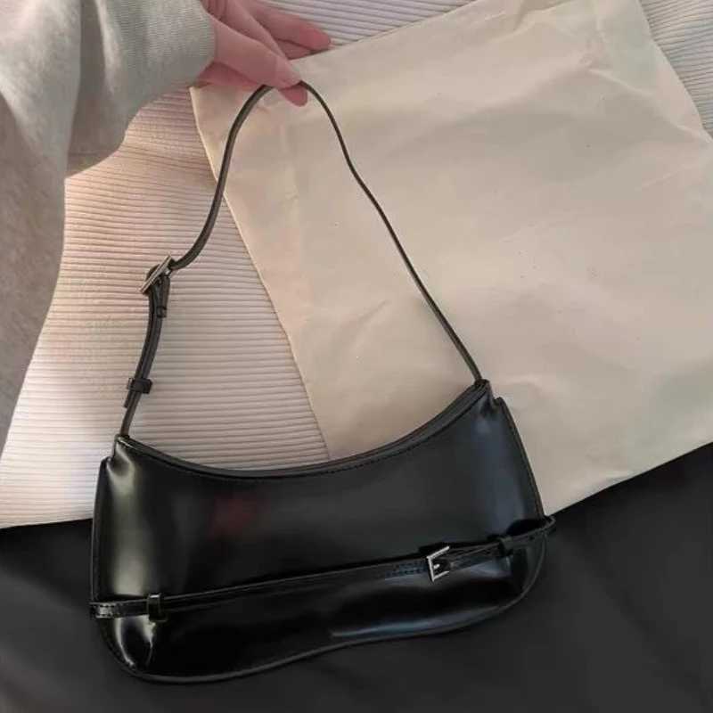 1Pc French Niche Design Cowhide Shoulder Handbag Womens High-End Party Red Wedding Bag Fashion Handheld Underarm Bag Y250528