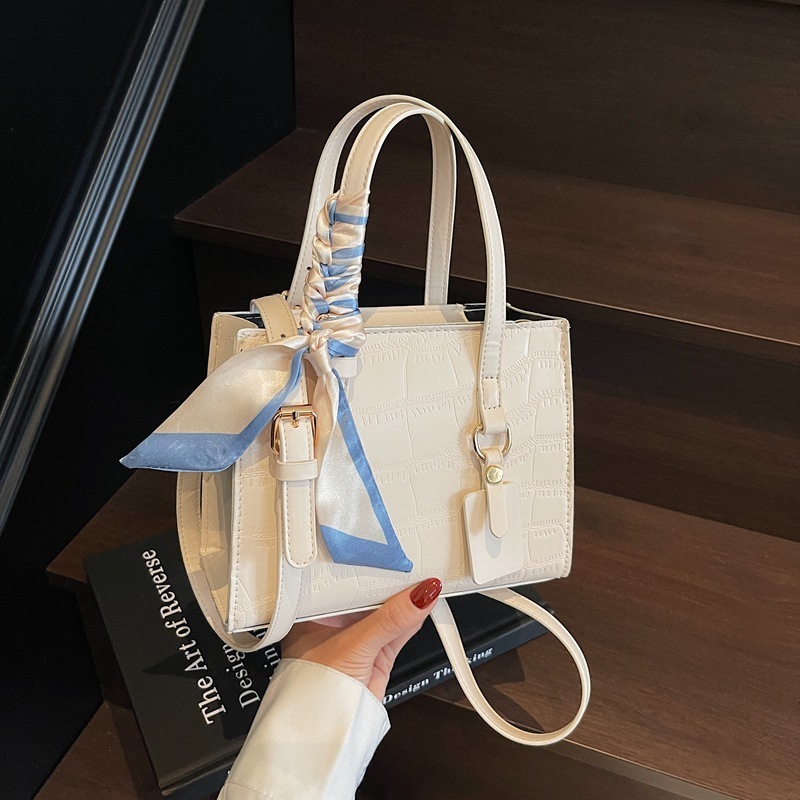 Top brand high-quality new free designer bag French handbag 2025 new high-end multifunctional commuting shoulder new free designer bag