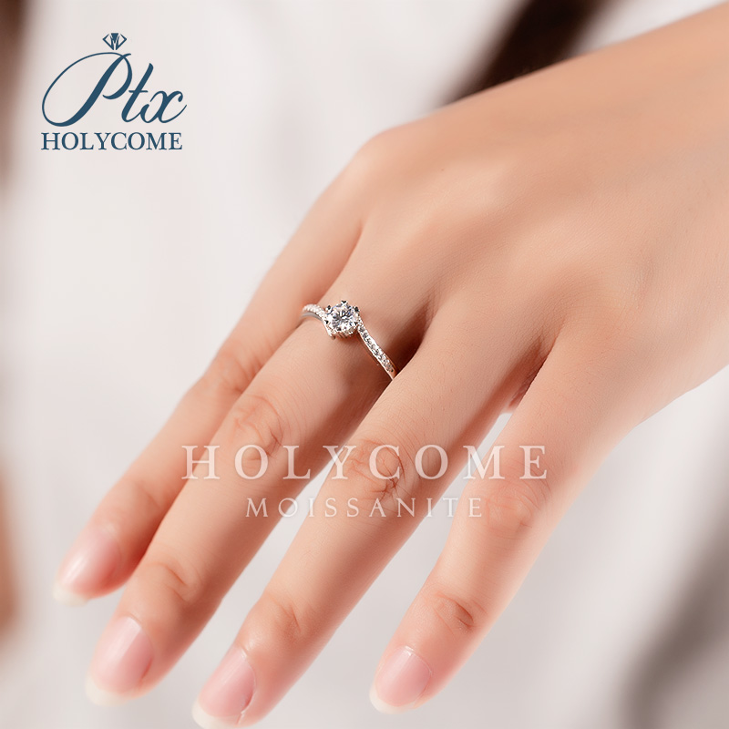 Luxury Moissanite Diamond Rings 0.5ct Round Cut 5mm 925 Sterling Silver VVS D Color Wedding Engagement Gift Twisted Arm Snowflake Diamond Ring for Wom