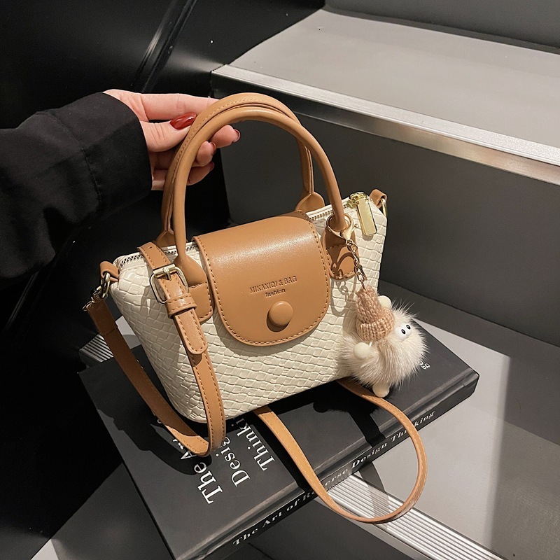 Luxury Brand Designer Bag Small And Niche Handbag Trendy Contrasting Color Woven Women's Textured Dumpling Bags, Single Shoulder Crossbody Bags