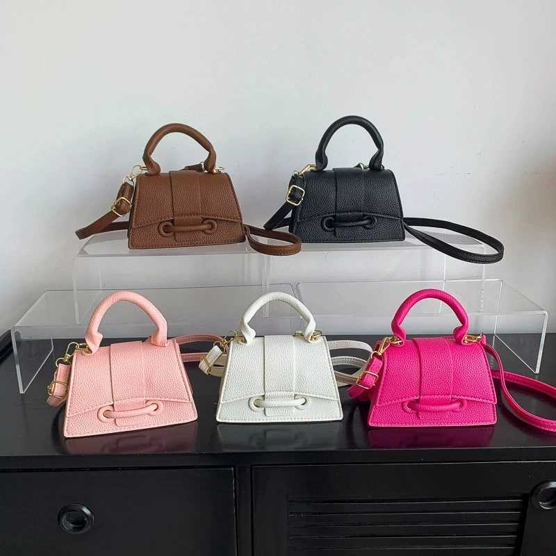 Fashion Solid Color Small Tote Crossbody Bag Stylish Mini Handbag Mobile Phone Coin Purse Adjustable Strap Magnetic Closure Y250528