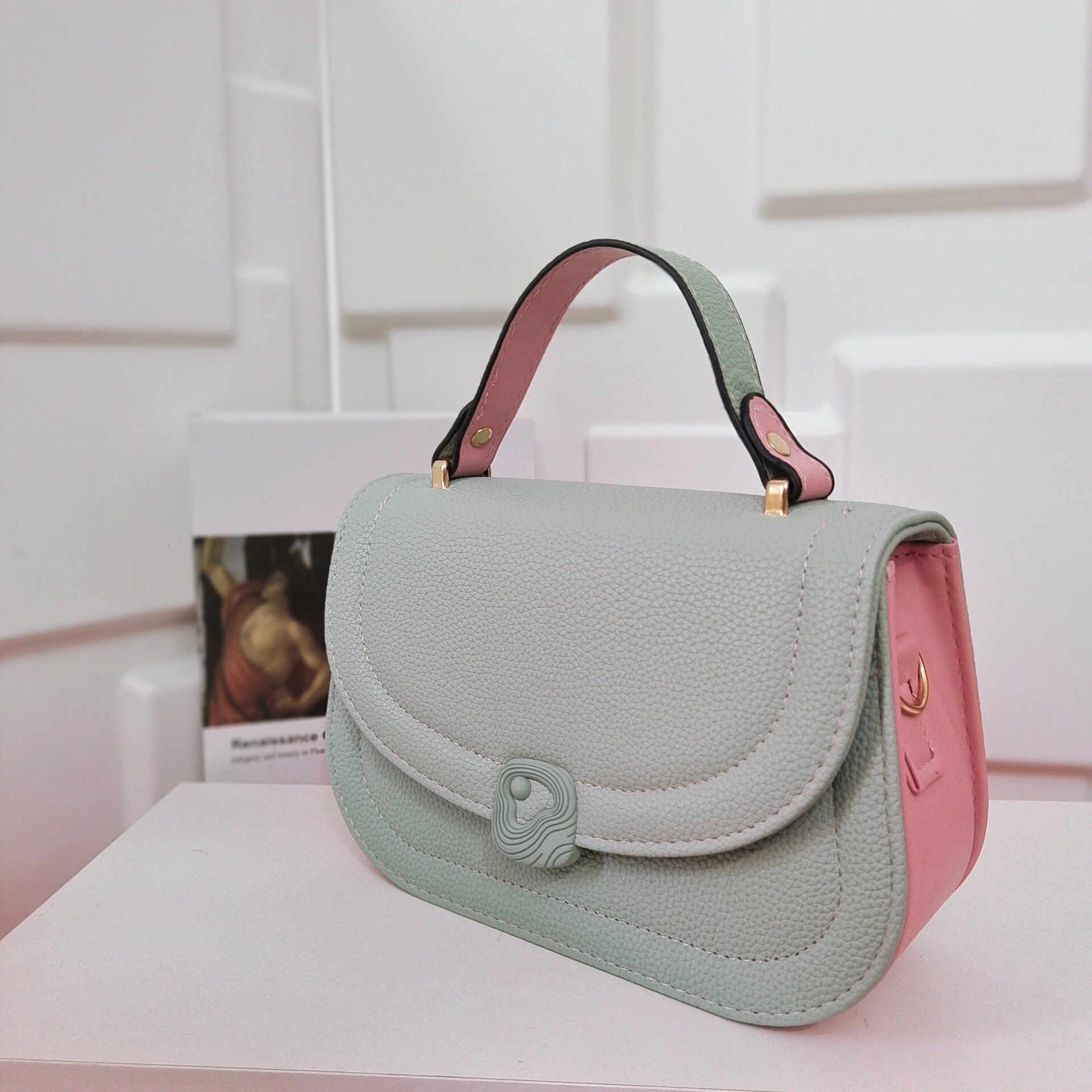 High quality brand, high-quality new style, free designer bag, two tone charming fashion handbag, single shoulder crossbody bag, brand new free design