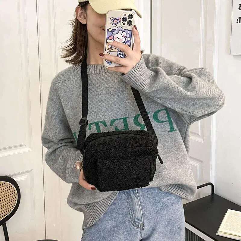 New Plush Fabric Women's Shoulder Crossbody Small Fashion Lambs Wool Fluffy Fur Winter Female Bag Designer Handbags