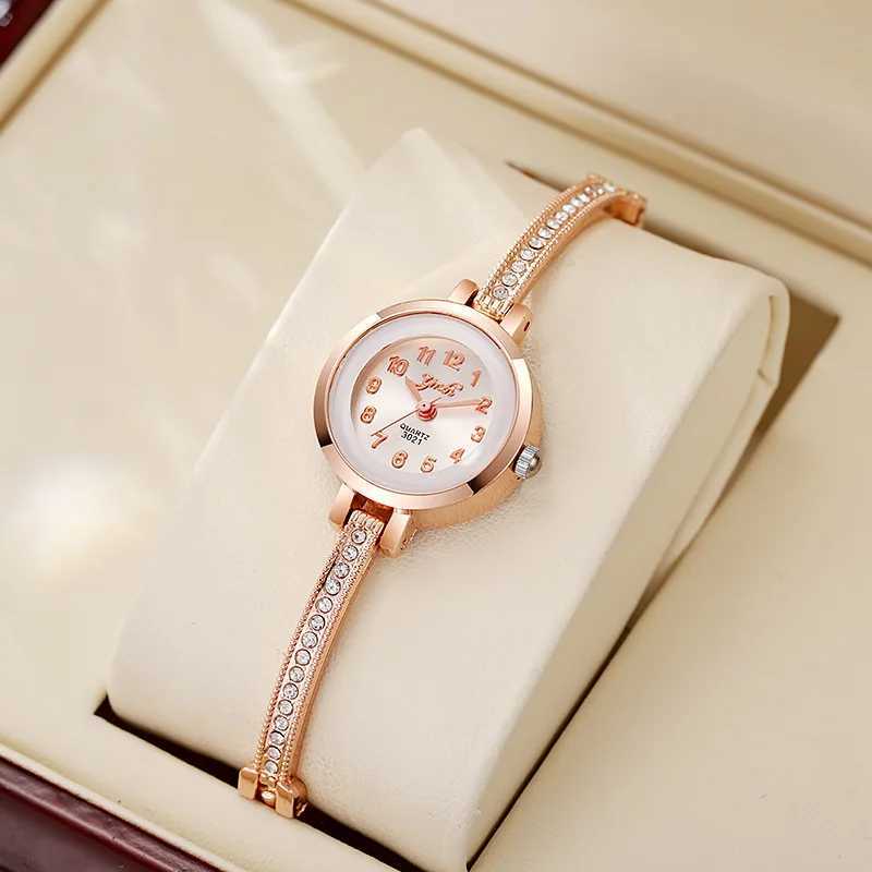 Womens high appearance level vivid exquisite Arabic numerals dial small dial steel band quartz watch. XJ250527
