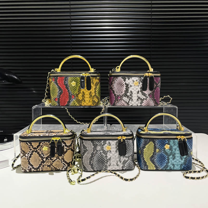 Luxury Brand Designer Bag 2025 New Fashionable Snake Skin Pattern Women's Bag Trendy Luxury Pearl Handheld Popular Single Shoulder Diagonal Span