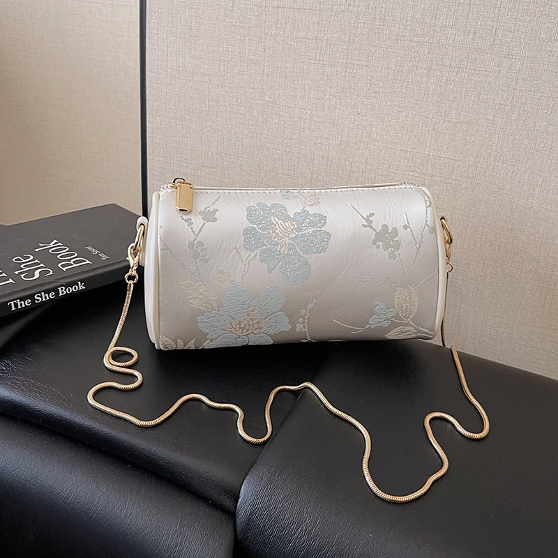 Women's Shoulder Bag Free Shipping Designer Bag 2025 Summer New Style Chinese Handbag Silk Embroidery Chain Fashion Cloud Bag Versatile Crossbody