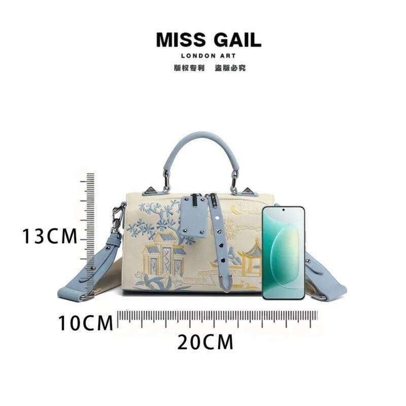 Light Brand Women's Handbag 2025 New Embroidered Boston Versatile High-End Lightweight Single Shoulder Crossbody Bag