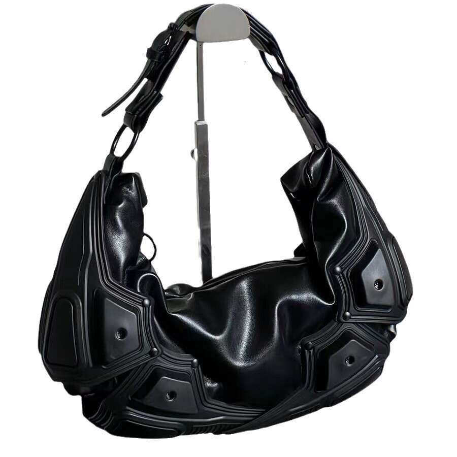 Women's handbag Niche Design Fashion Dark Trendy Hot Girl Functional Unisex Underarm Crescent Crossbody Bag