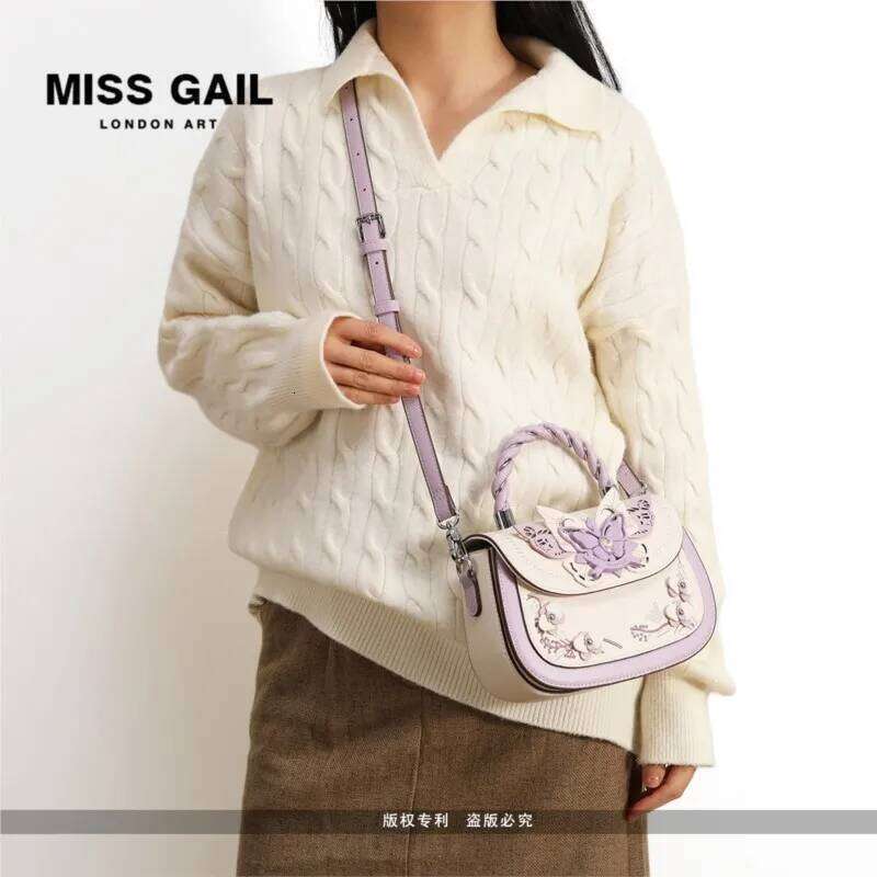 Light Brand Women's Handbag 2025 Autumn And Winter New Retro Single Shoulder Sweet Girl High-End Designer Crossbody Bag