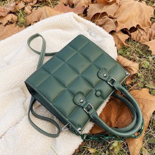 Spring and summer new texture women's bag new fashion simple crossbody bag new personalized handheld bag solid color designer style single should