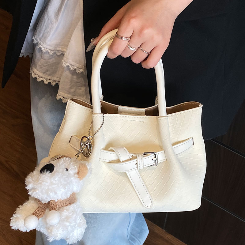 Women's Handbag Free Shipping Designer Bag Spring/summer New Style Small Fresh Korean Fashion Vegetable Basket Niche Versatile Commuting Crossbod
