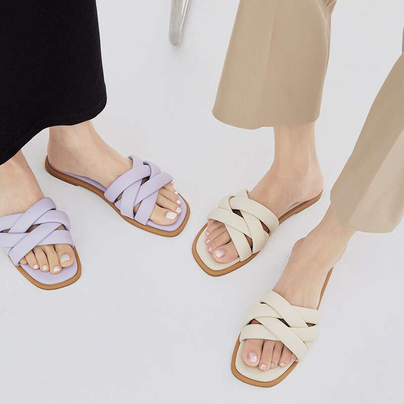 Women's Summer Outdoor Slippers 2025 New Genuine Leather Flat Woven Strap Sandals Fairy Versatile Beach Shoes