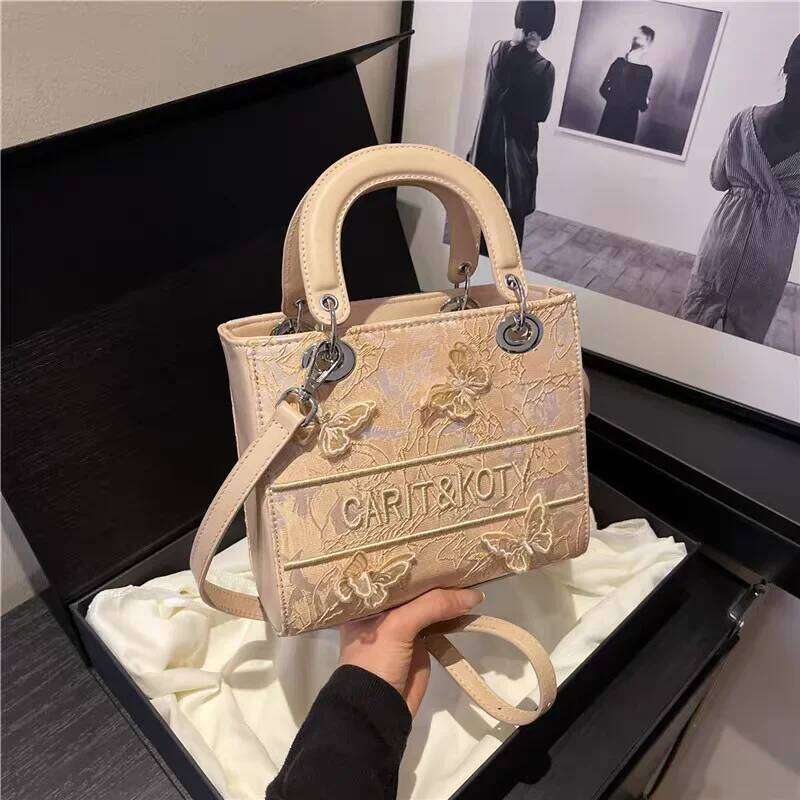 The 2025 New Brand Butterfly Design Is A Personalized, Casual And Versatile Women's Single-Shoulder Crossbody Bag