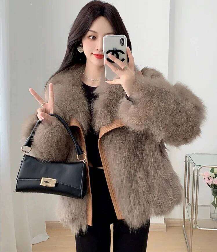 2024 Winter New Fashionable Jacket Tweed Style Cropped Loose-fit Fur Top One-piece Big Lapel Coat