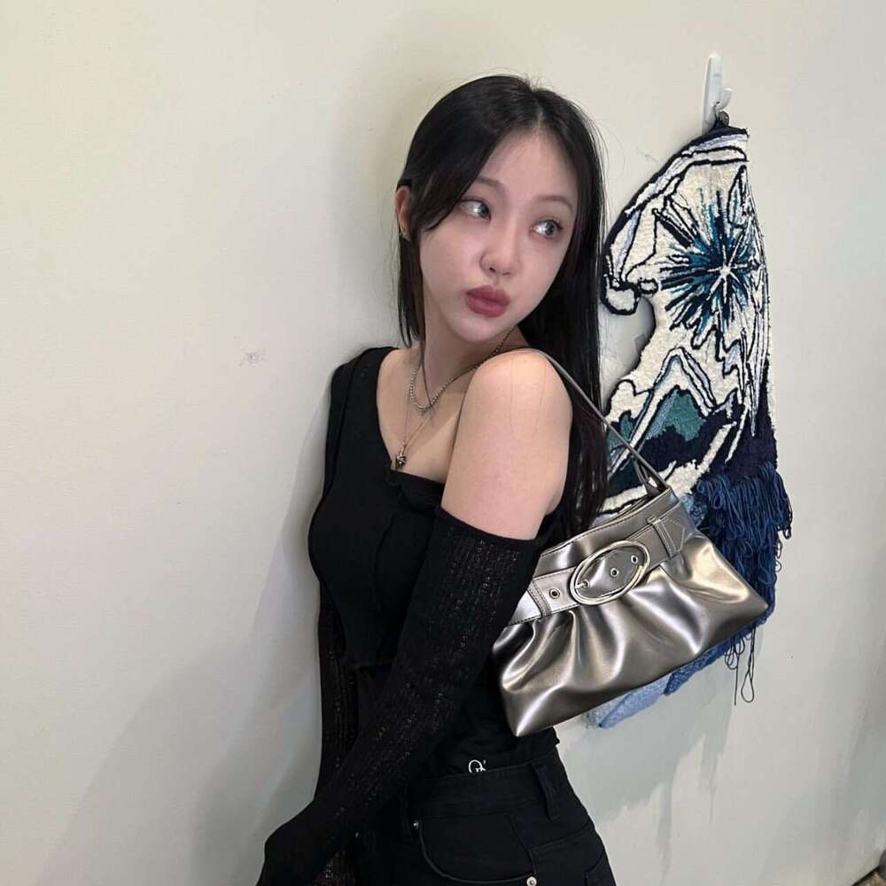 2025 Early Spring New Designer Brand Personality Pleated Leather Buckle Underarm Versatile Commuter Handbag Shoulder Bag