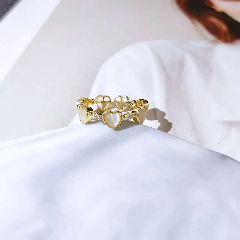 Small niche design heart women's light fashion trend, open mouth ring, cold style, versatile index finger ring