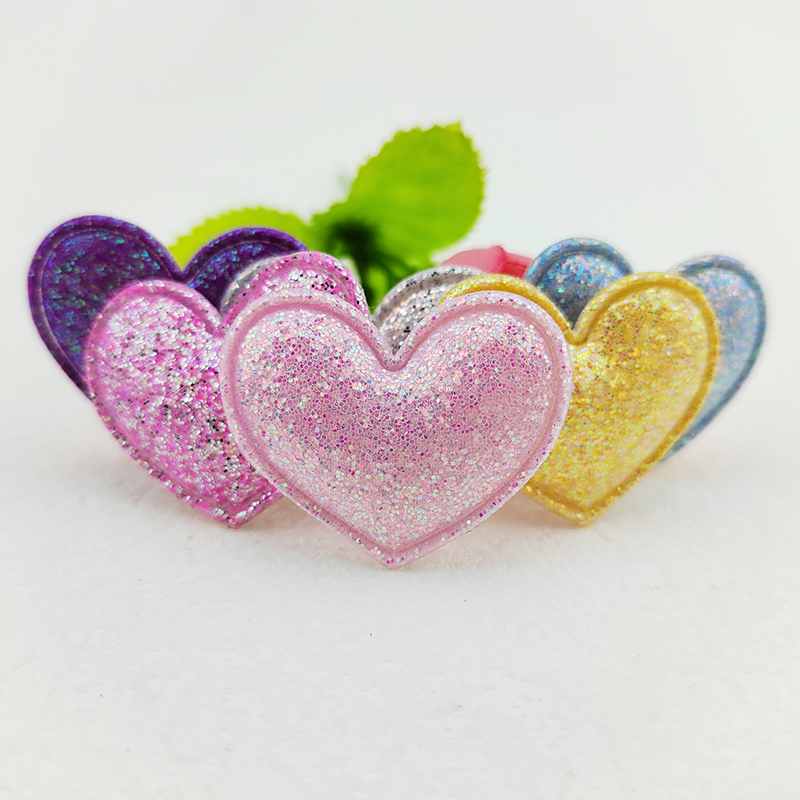 100Pcs 3.5*3CM Glitter Fabric Heart Appliques For Clothes Hat Sewing Supplies DIY Headwear Hair Clip Bow Decor Patches