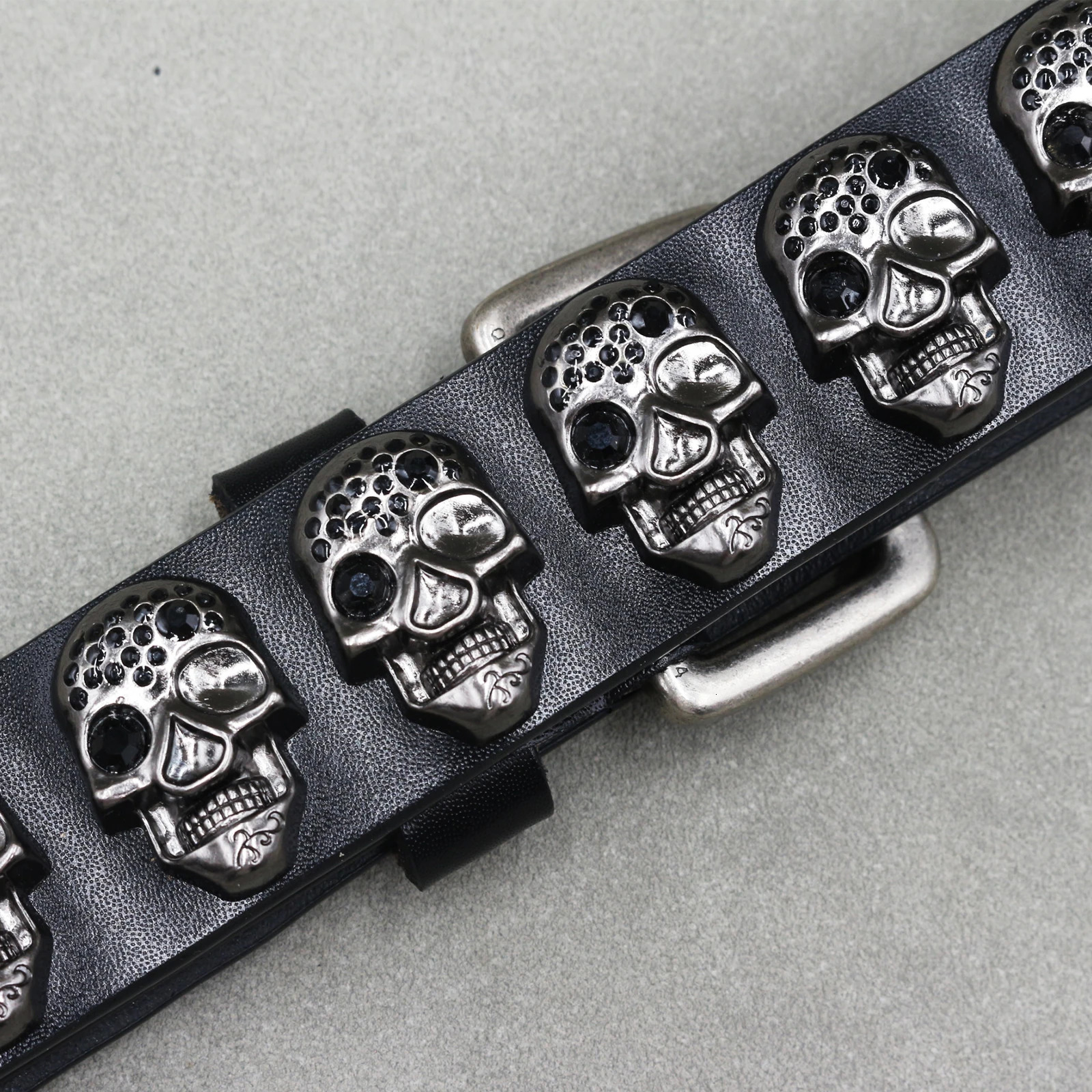 Heavy Metal Punk Belt Genuine Leather Hip Hop Belts For Men Cross Rivet Jeans belt male Strap Ceinture Homme belt 250520