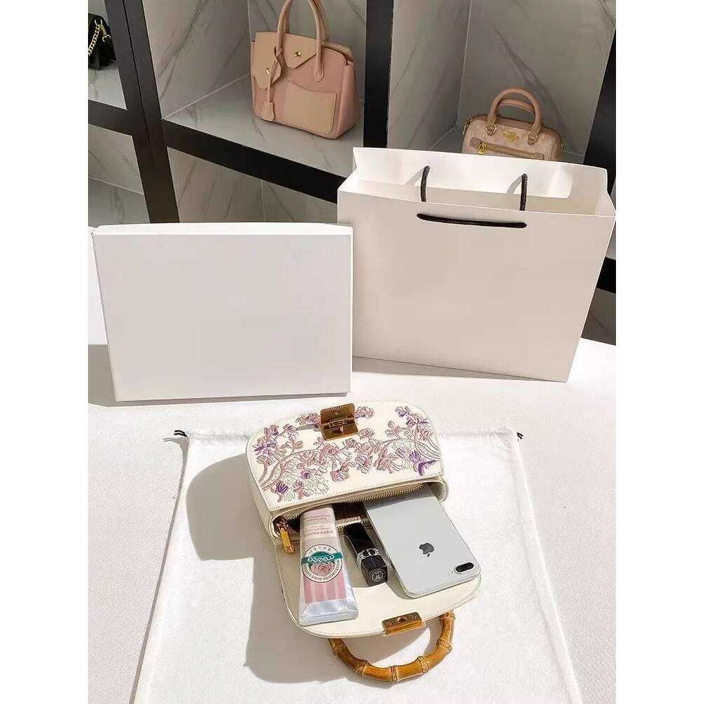 luxury bag New Fashion Chinese Style And Delicate Bamboo Handle Handbag With Beautiful Flower Embroidery Women's Crossbody Bag