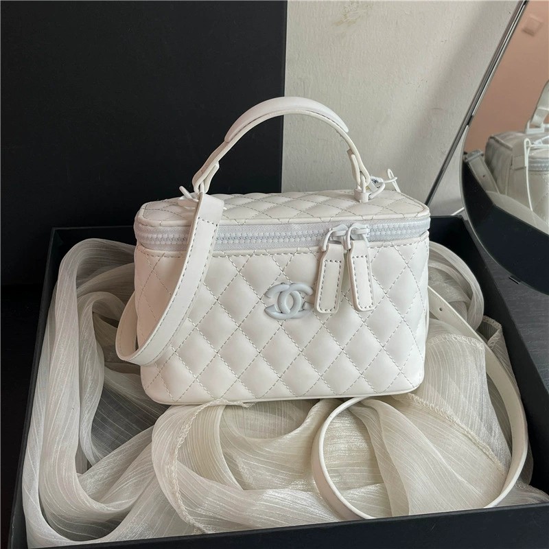 Designer Vanity Bag with Mirror Cosmetic Bags with Chain Crossbody Bag High Quality Leather Bag Womens Make Up Case Small Handbag Mini Small Makeup Ba