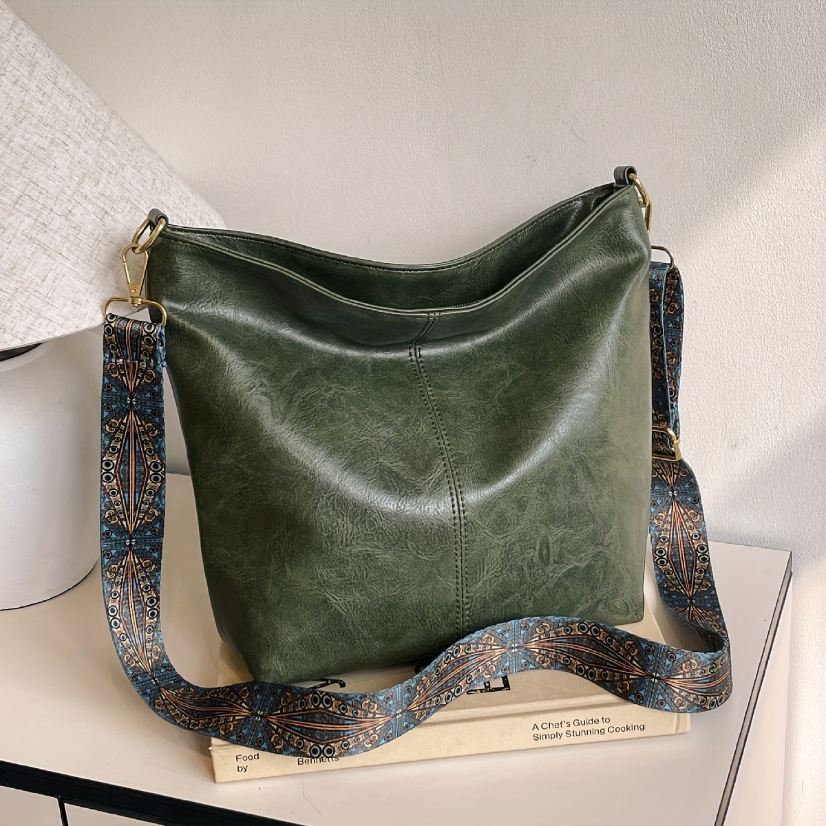 Wide Strap Simple Zipper Women's Bag