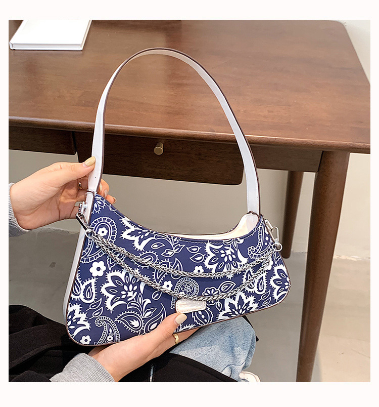 Luxury Brand Designer Bag 2021 Autumn Winter New Women's Bag Trendy Fashion Shoulder Bag Simple Stylish Crossbody Bag Underarm Bag Women's B