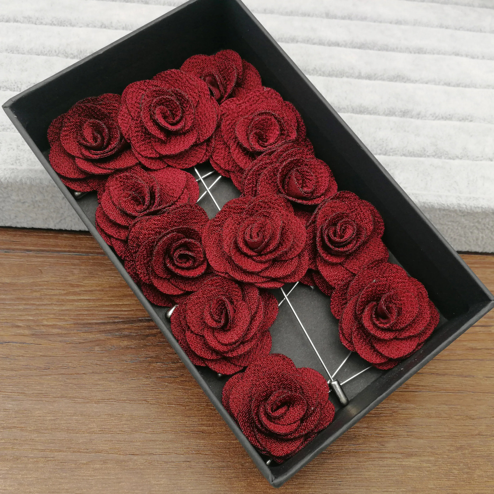 Fabric Flower Brooches for Women Brooch Pins Suits Decoration Lapel Pins For Men Brooch for Suits Accessories in GiftBox 250527