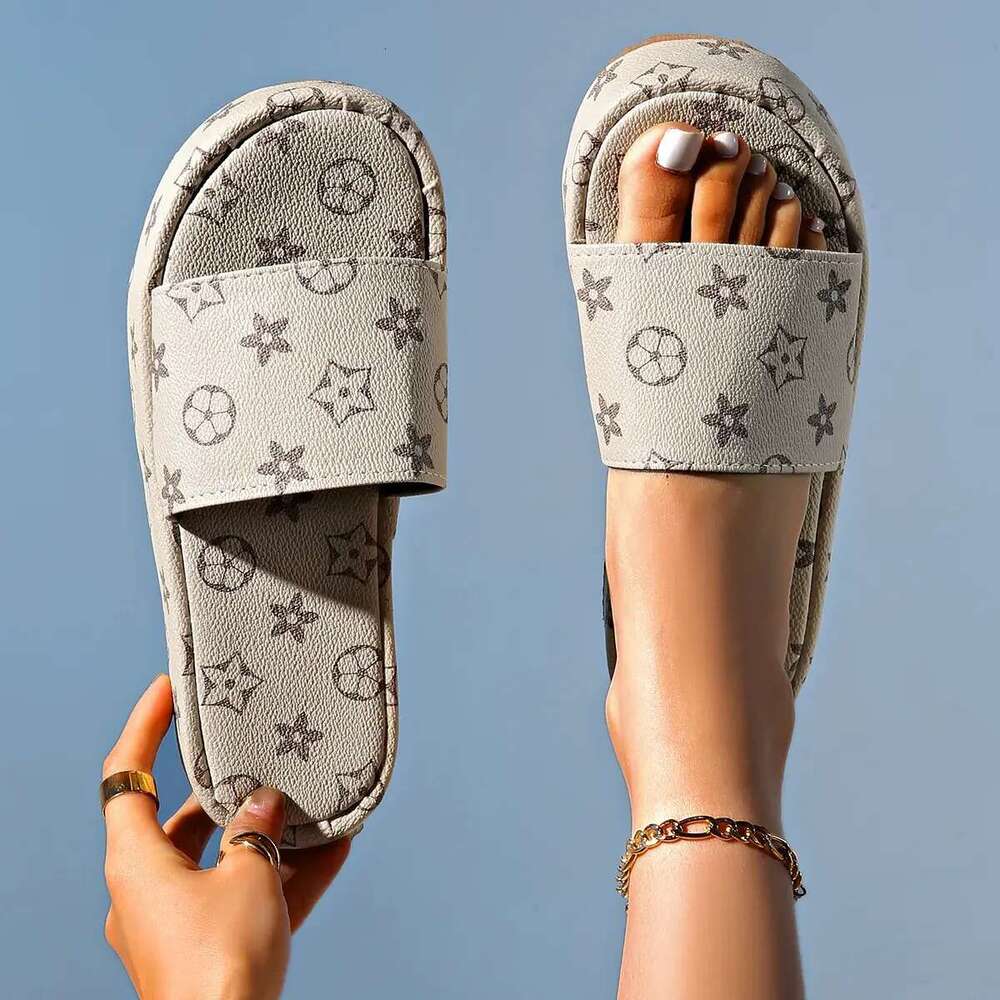 2025 hot free shipping designer for womens flat black beige brown Large size new beach slippers