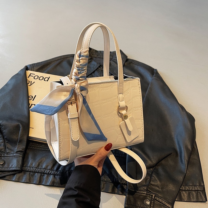 Top brand high-quality new free designer bag French handbag 2025 new high-end multifunctional commuting shoulder new free designer bag