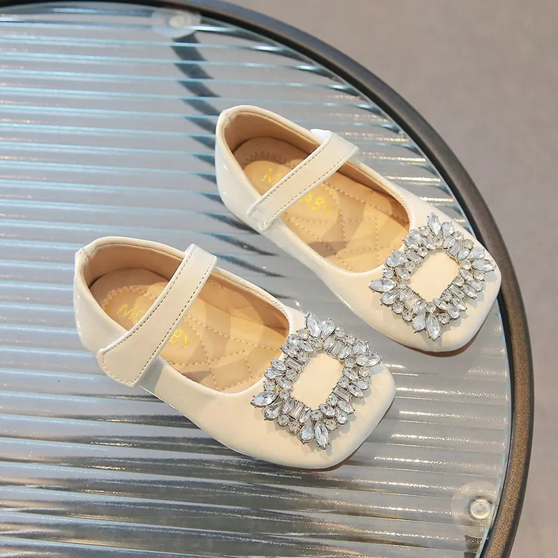 Princess Shoes for Girl Girls Mary Janes Spring Diamante Patent Leather Shoes Wedding Children Princess Shoes 250528