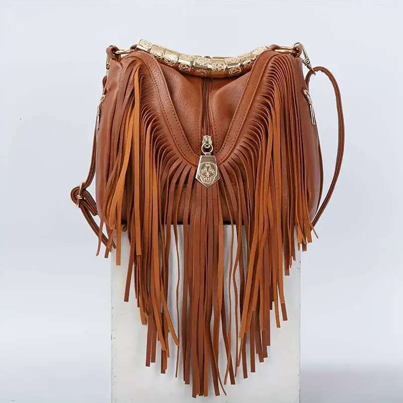 Fashionable and casual Western style shoulder solid color tassel decoration crossbody bag, suitable for women