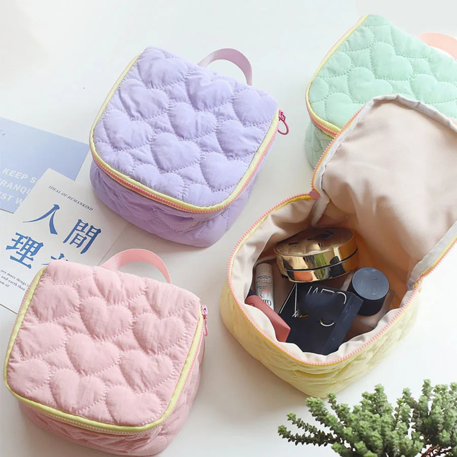 Korean Version Cute Love Makeup Bag Large Capacity Portable Travel Handbag Wash Bag 250528