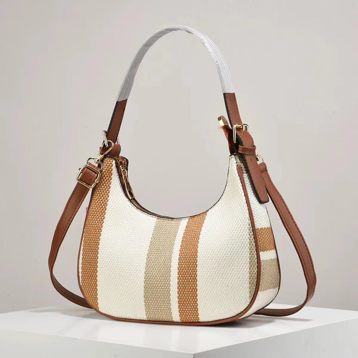 Luxury Brand Designer Bag 2024 Winter New Simple Contrasting Color Underarm Fashionable And Stylish Large Capacity Canvas Crossbody Small Bag