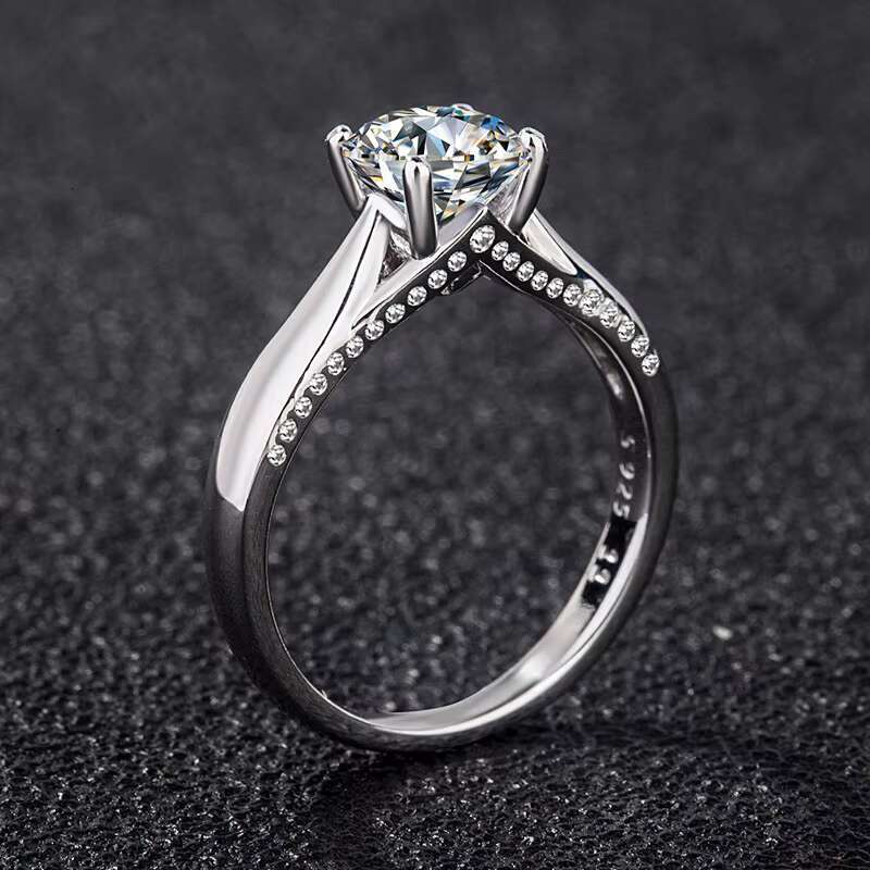 Jewelry 925 Silver Moissanite Engagement Rings for Women Young Ladies Smooth 925 Sterling Silver Ring