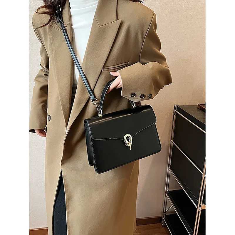 High Quality Women Commute Shoulder Bag Luxury Red Design Sense Fashion Bridal Wedding Bag Large Capacity Portable Crossbody Bag Y250528