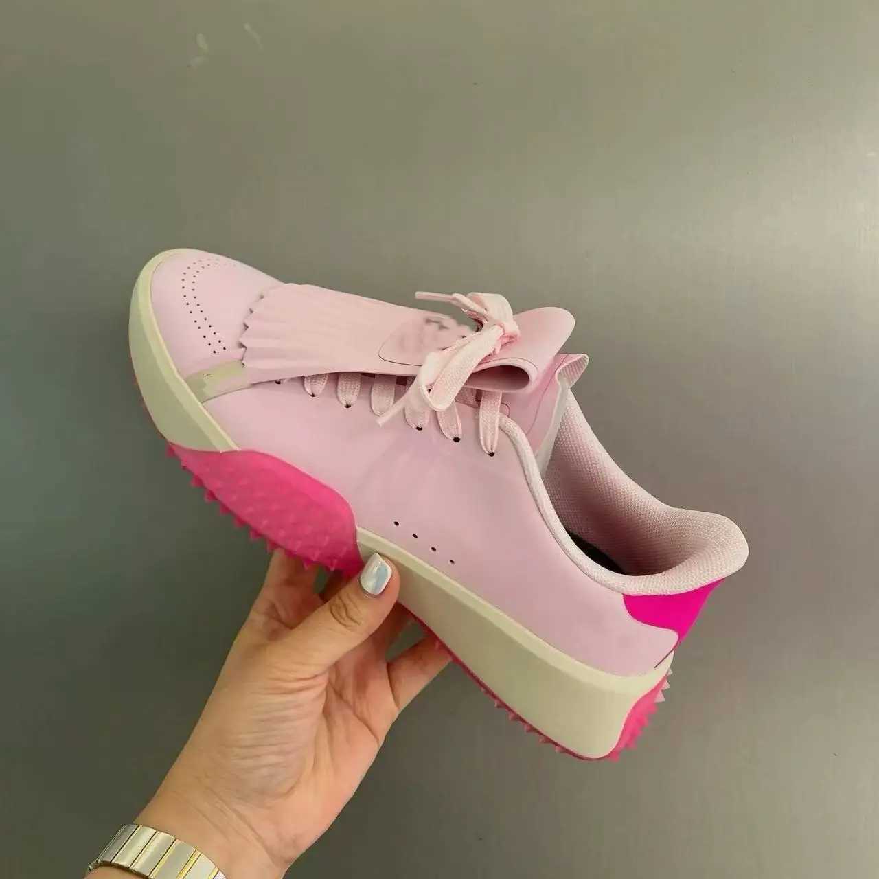 G112 Womens Golf Shoes G4 (Shoes run small please buy a size larger) M250528