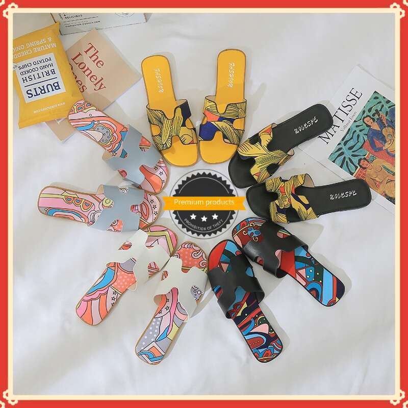 Summer Outdoor Vacation Beach Sandals 2025 Fashion Printed Wear Resistant Leisure Travel Designer Sandals Flat Flat Comfortable Sweet Slippers