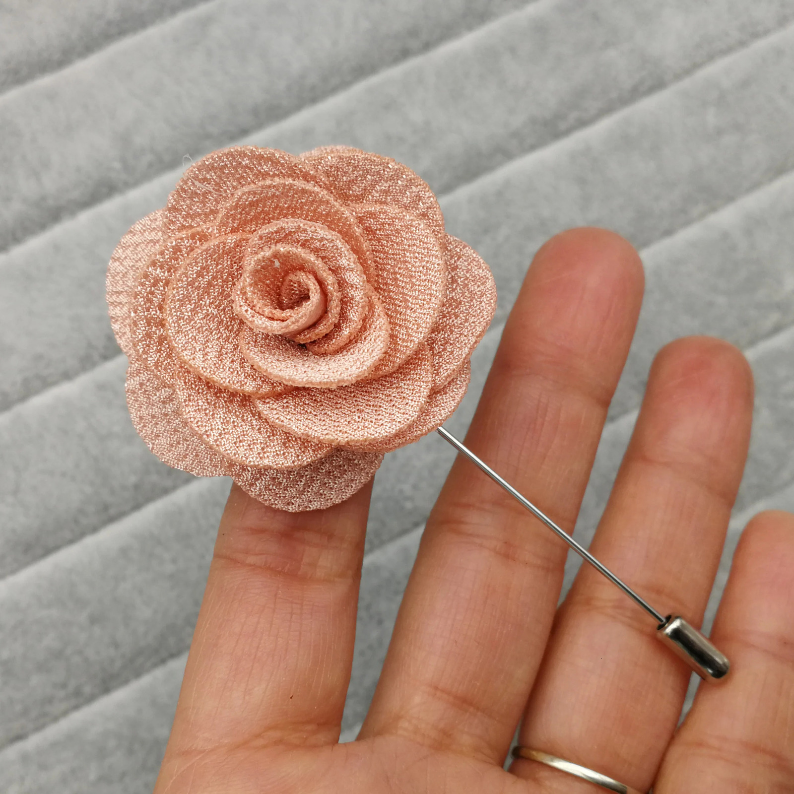 Fabric Flower Brooches for Women Brooch Pins Suits Decoration Lapel Pins For Men Brooch for Suits Accessories in GiftBox 250527