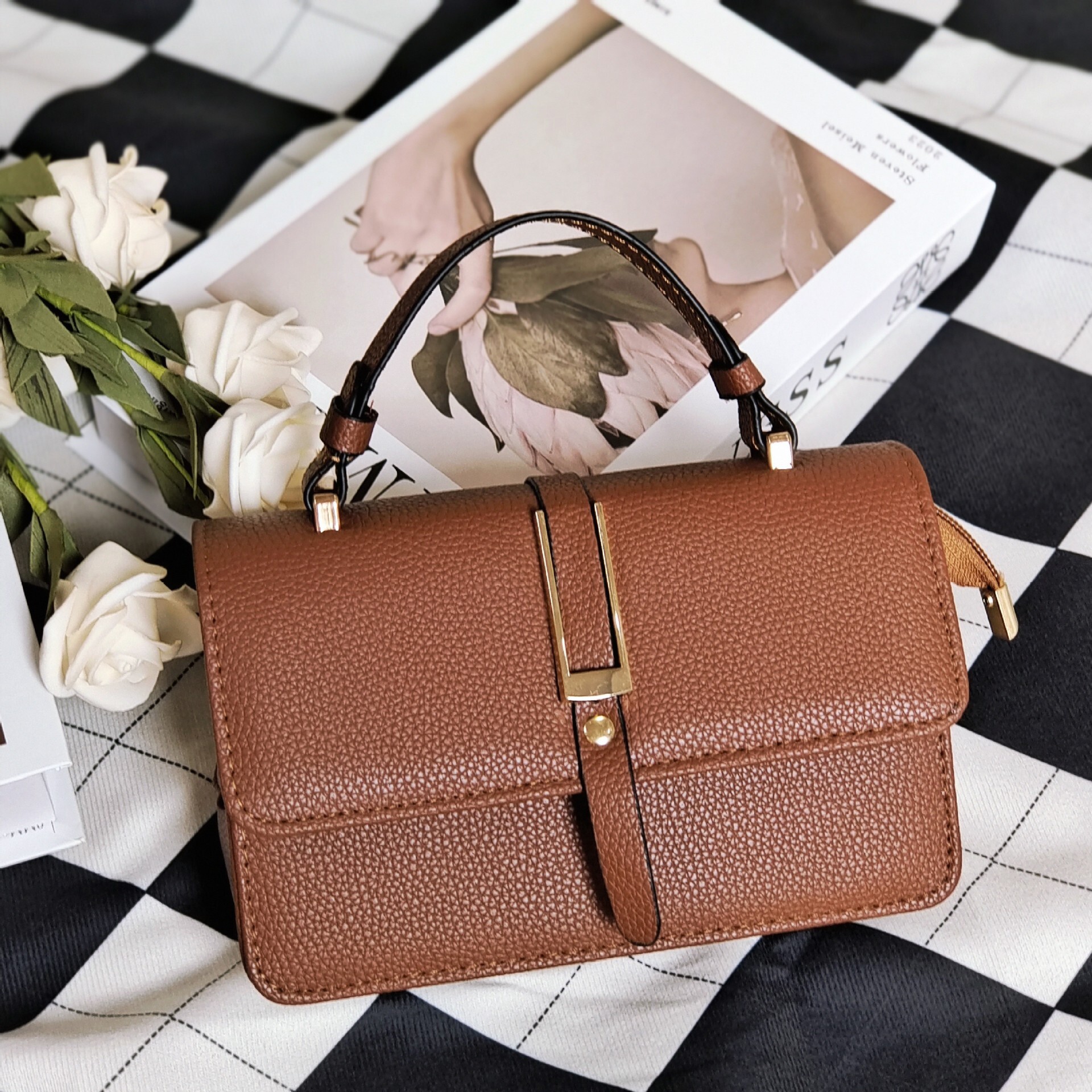 Top quality brand high-quality new style free designer bag new fashion bag lychee texture crossbody bag fashionable texture armpit bag new free design