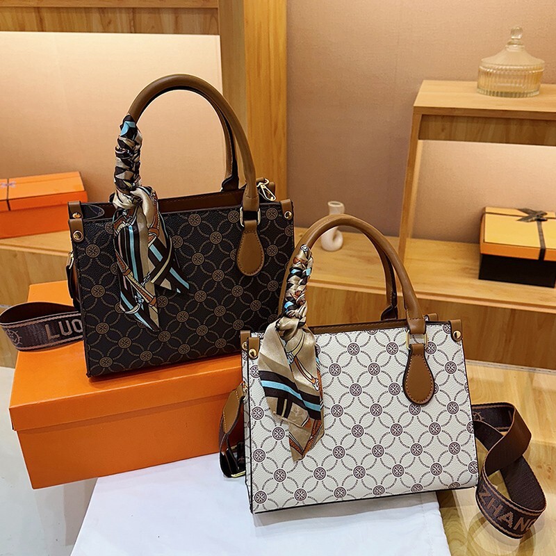Luxury Brand Designer Bag Printed For Women, Versatile And High-End, 2025 New Trendy Style Women's Bag, Korean Version Handheld Tote Bag