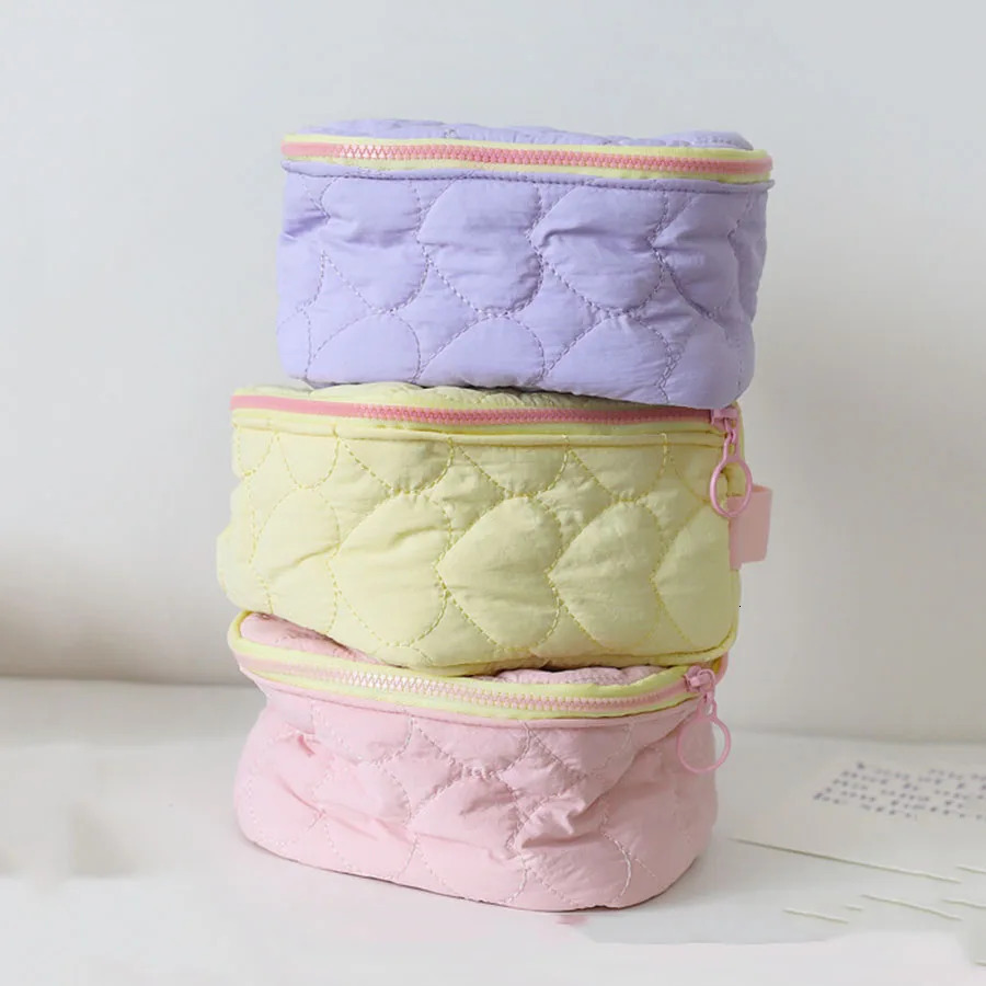 Korean Version Cute Love Makeup Bag Large Capacity Portable Travel Handbag Wash Bag 250528