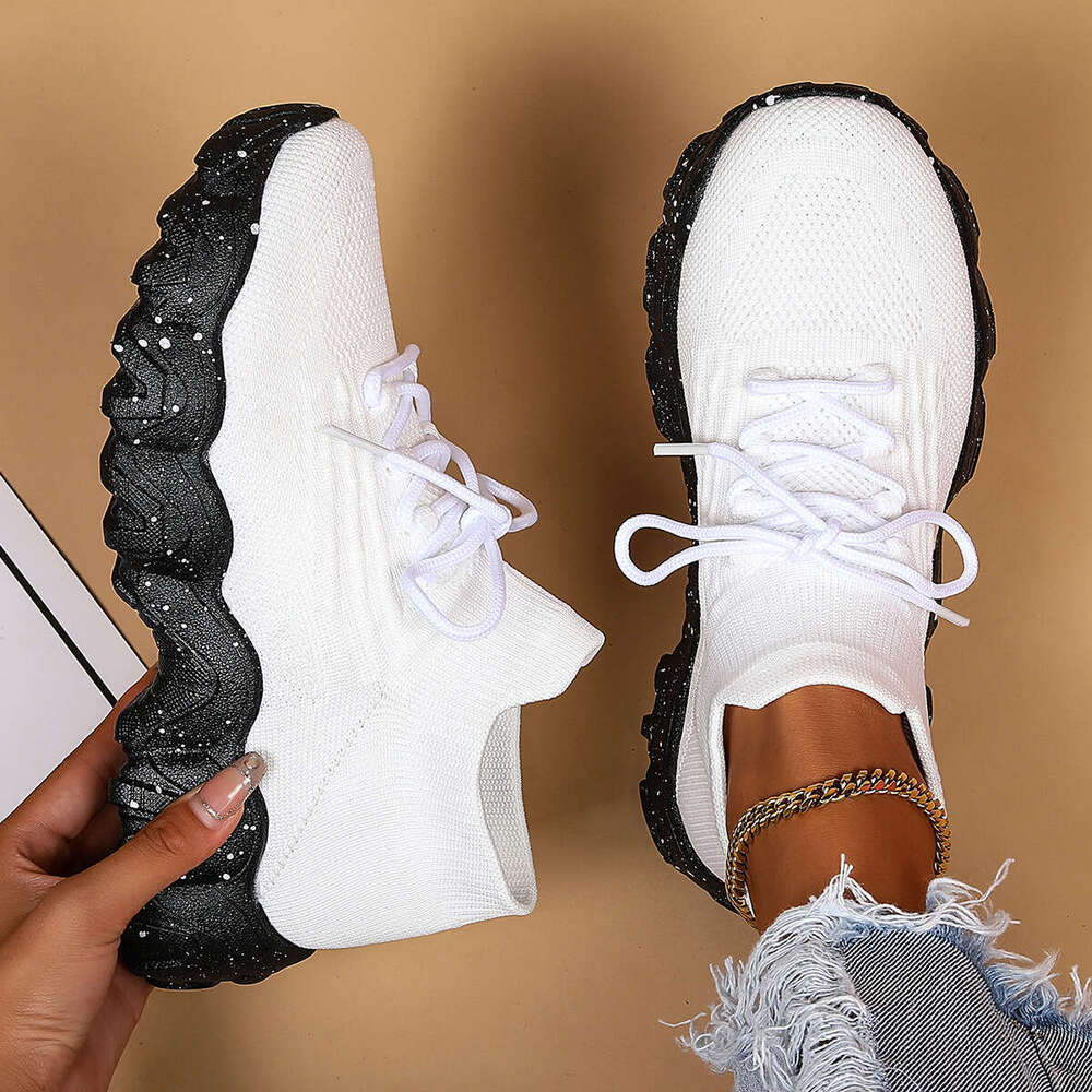 NEW TOP Large size sports for women, breathable fly knit socks, one foot lazy shoes