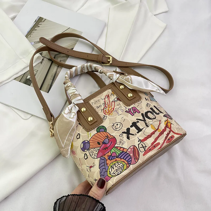 Shoulder Bag Crossbody se Designer New women's painted graffiti fashion hand basket artistic texture crossbody bag 2025 Free shipping