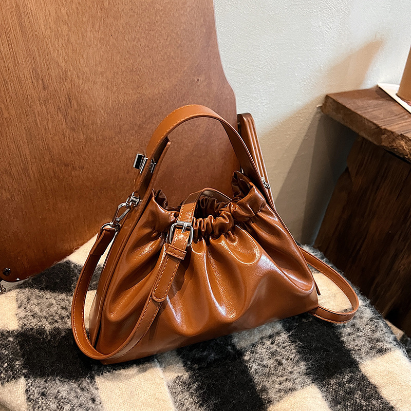 New women's bag small design unique pleated cloud bag new multifunctional commuting handbag fashion shoulder crossbody bag solid color retro desi