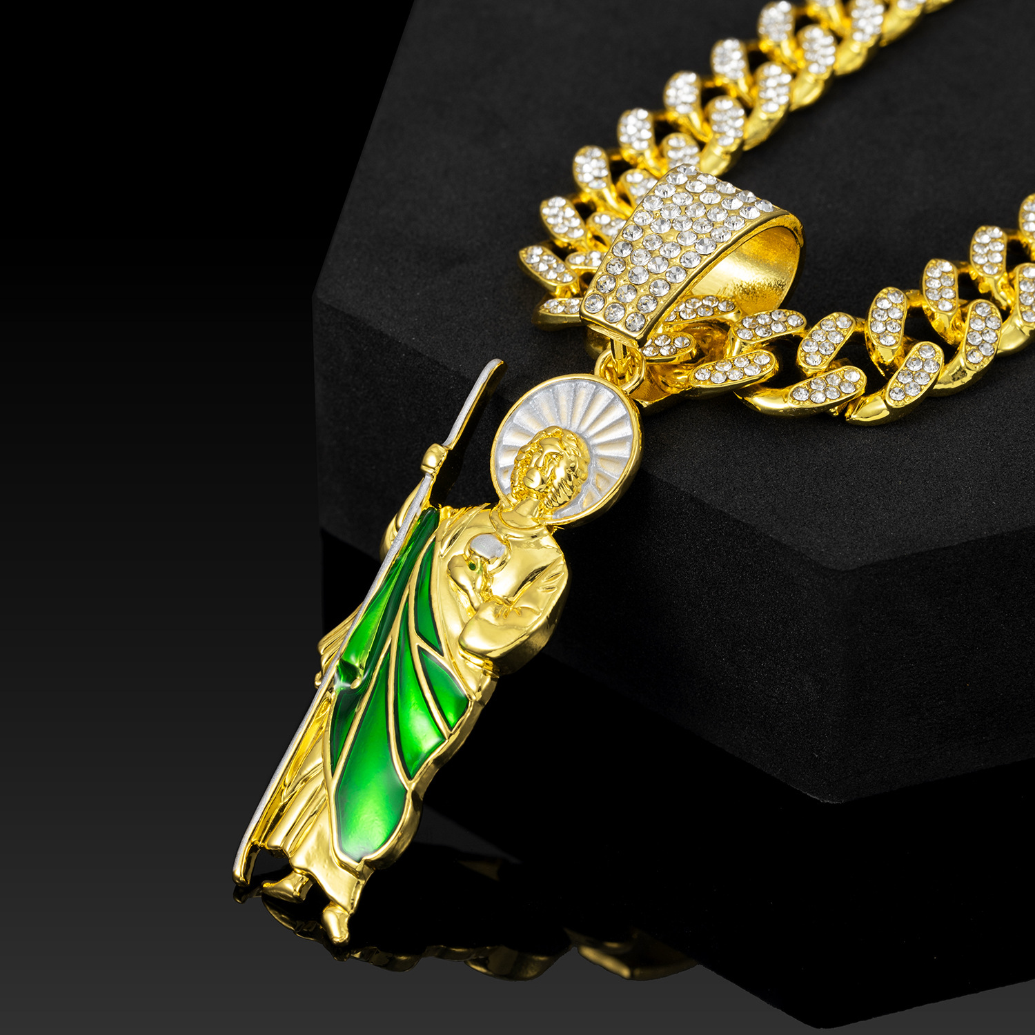 Classic Cuban Link Necklace: Exquisite Craftsmanship Tight Chain Links Suitable for Any Occasion