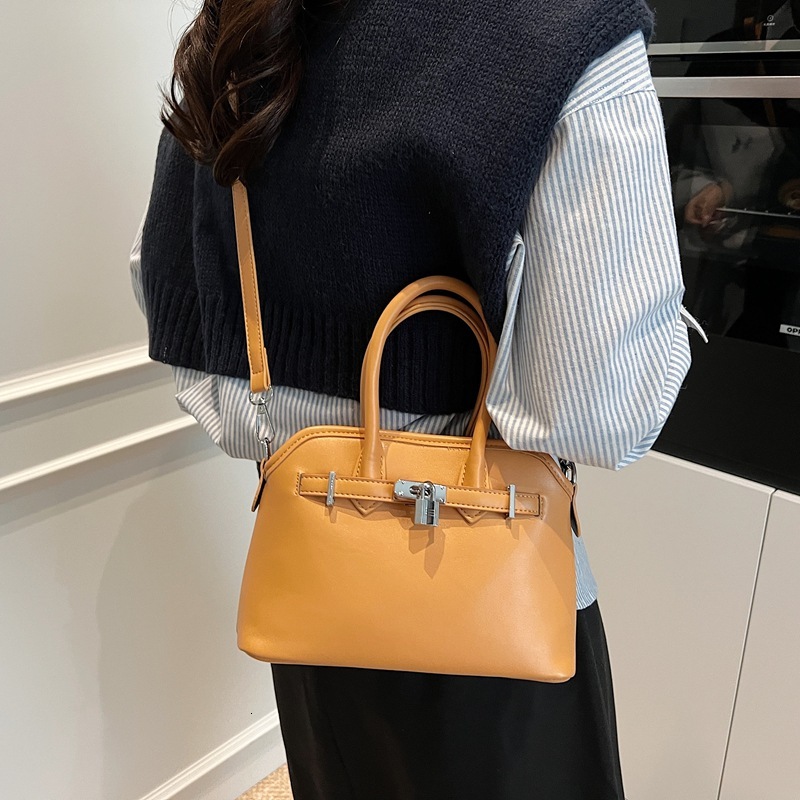 Free Shipping Designer Bag Korean Casual Hand-held Small Square Bag For Women Spring/summer 2025 New Fashion Shoulder Commuting Crossbody Bag Bags