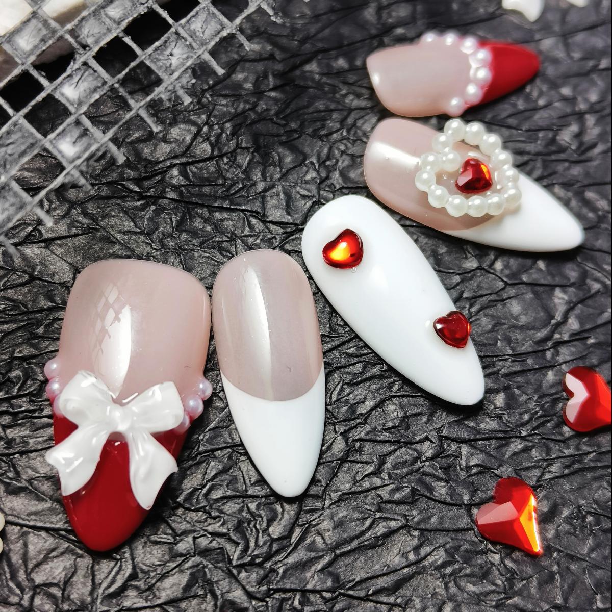 10pcs Valentine's Day Handmade Press-on nail Medium Almond Nail French Tip Bow Fake nails Sweet Love Diamond Finished nail stickers Reusable