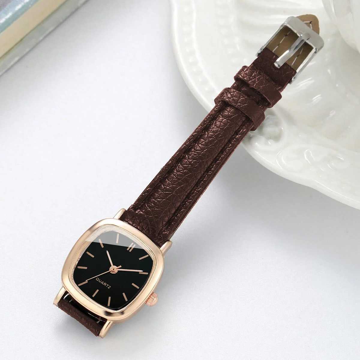 2PCS/Set Fashion Square Women Watch Leather Band Quartz Watches Heart Bracelet Set XJ250527