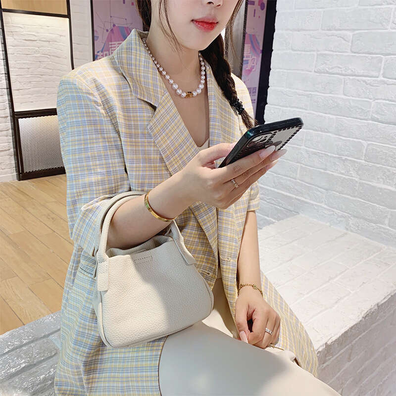 Production Women's Handheld Mini Basket OEM Custom Top Layer Cowhide Fashion Small Bag