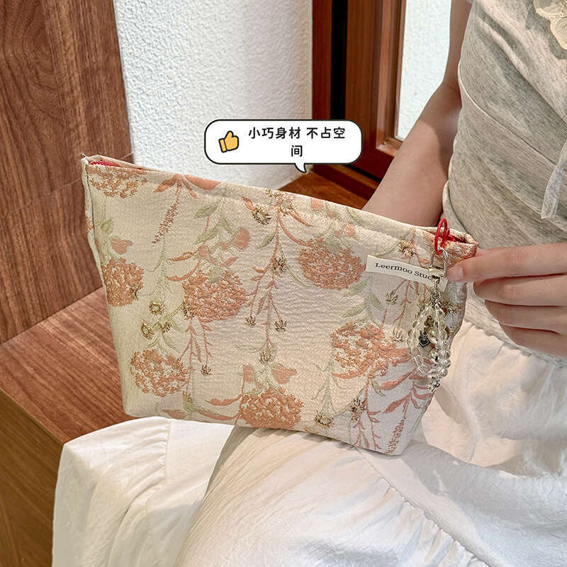 New Embossed Flower High-Quality Makeup Large Capacity Portable Clutch Women's Inner Liner Bag for Travel and Outings